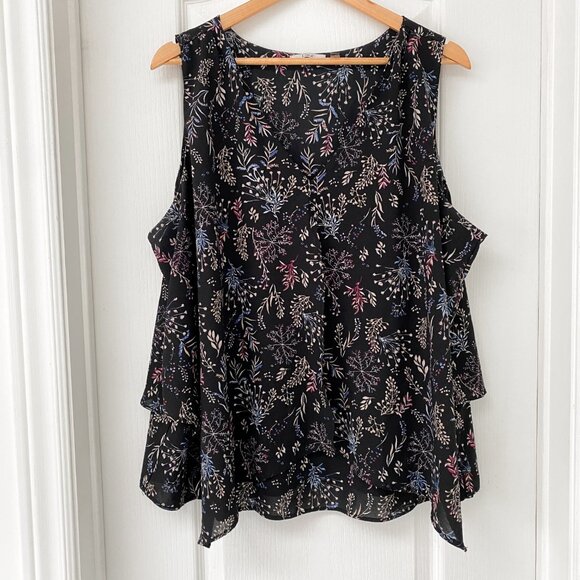 Dex - Sleeveless Pleated Floral Blouse - Picture 1 of 7
